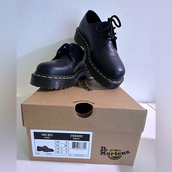 Dr. Martens - 1461 BEX SMOOTH LEATHER OXFORDS (SIZE 7) - Picture 3 of 7